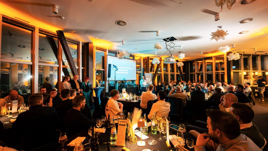 Unter dem Motto „Seit 2001: Bereit für das Morgen“ feiert das ATBAS-Team das 25-jährige Firmenjubiläum in Jena